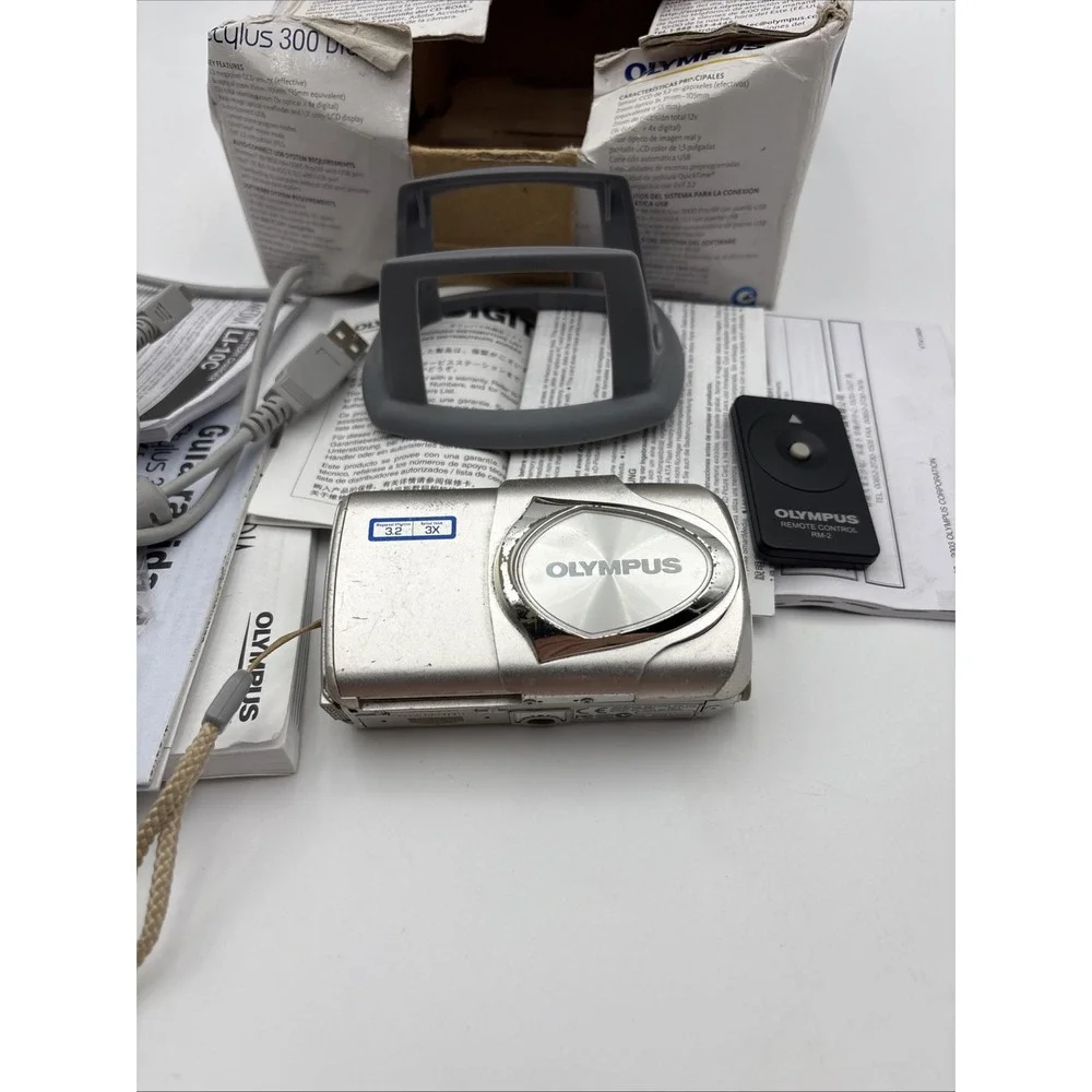 Olympus Stylus 300 Digital Camera 3.2MP Silver 3x Zoom TESTED No Battery